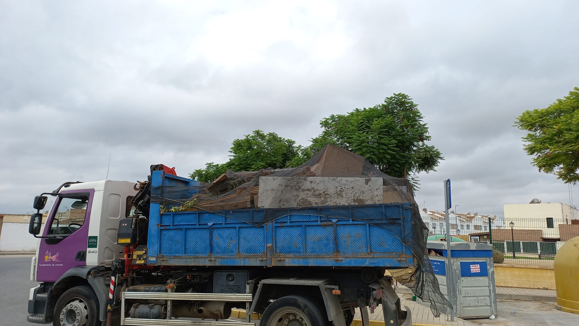 MAL USO INTENCIONADO DE CONTENEDORES