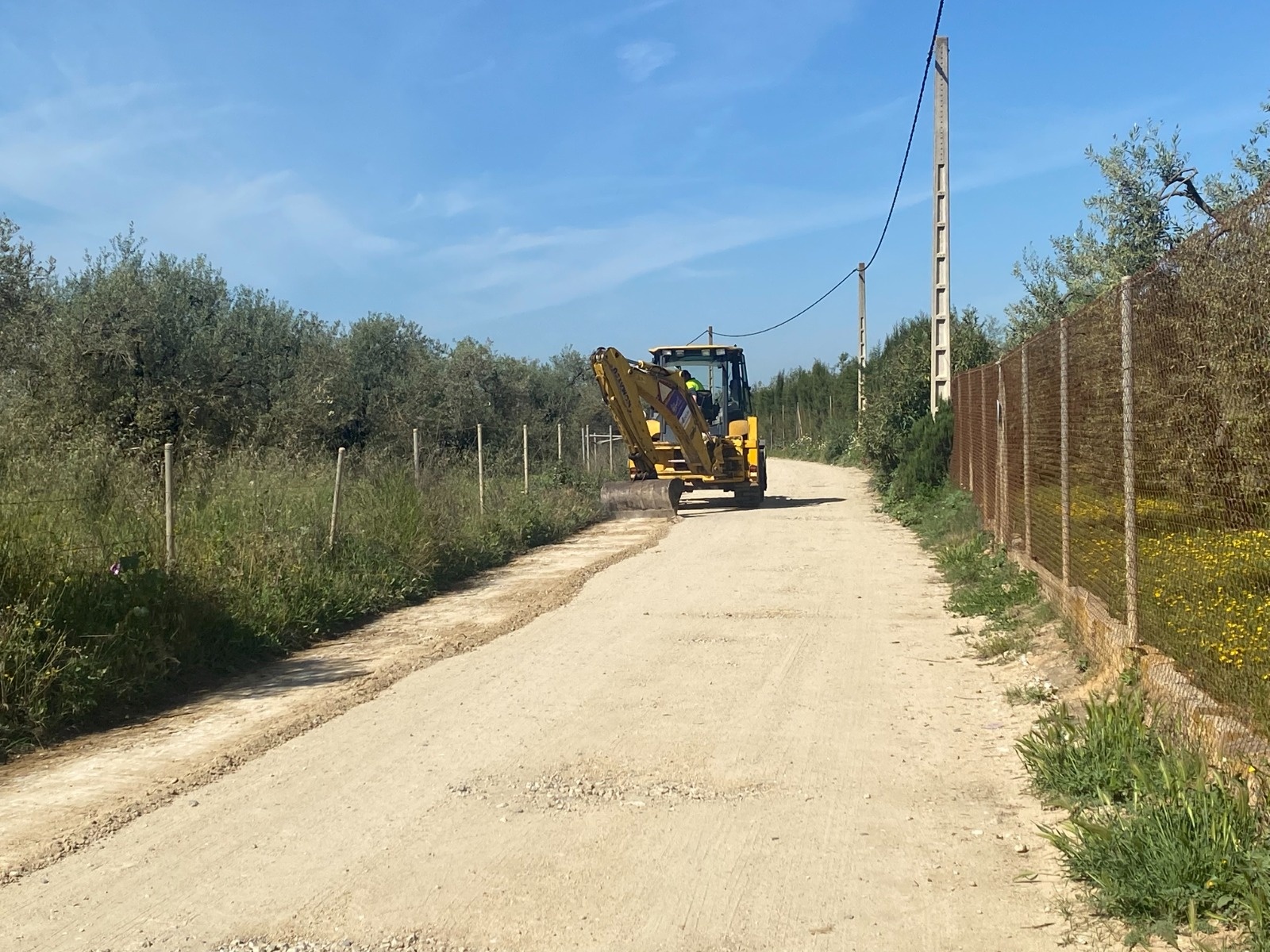 Umbrete pone en marcha un plan de mejora de vías rurales